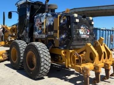2012-caterpillar-140m2