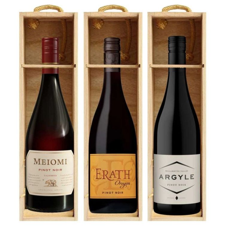 share-a-pinot-noir-gift-set-with-someone-special-big-0
