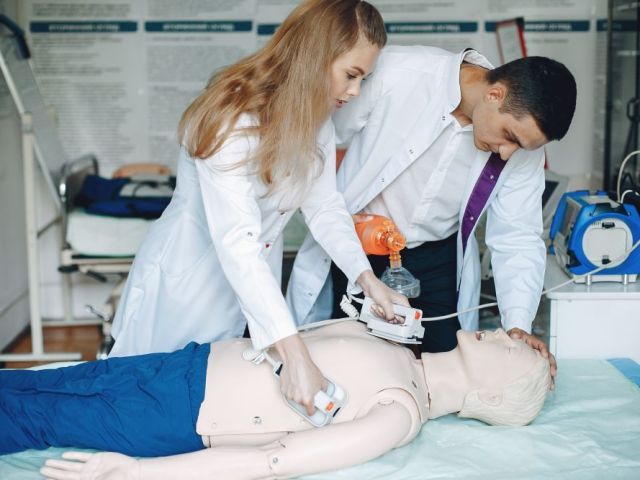 emt-course-professional-training-with-real-world-experience