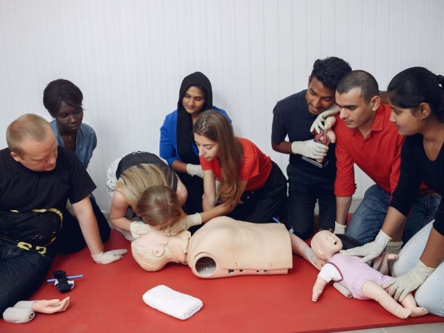emt-refresher-program-stay-certified-career-ready