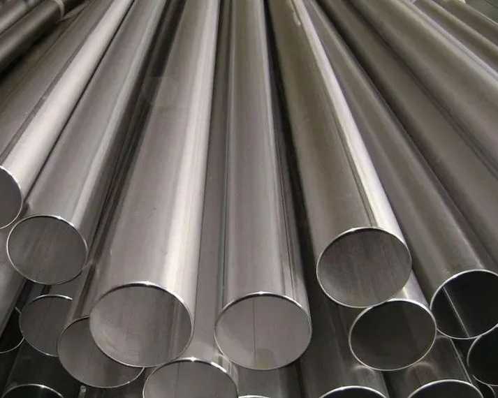 durable-stainless-steel-erw-pipes-built-for-heavy-industries