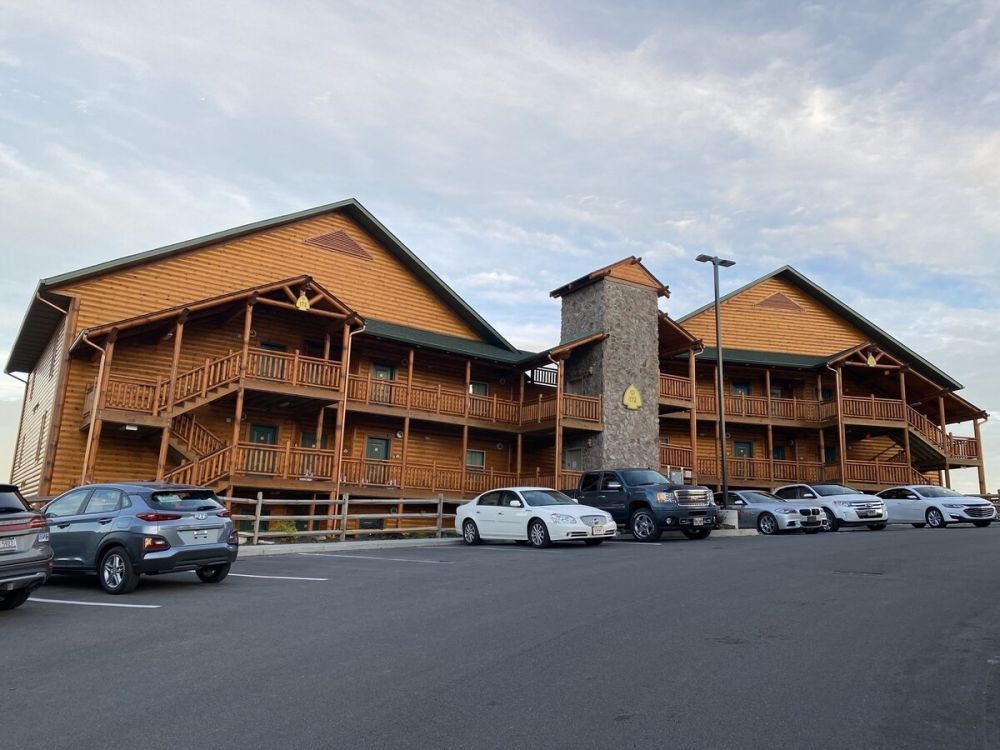 book-luxury-vacation-cabin-in-gatlinburg-big-0