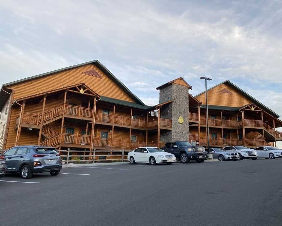 book-luxury-vacation-cabin-in-gatlinburg