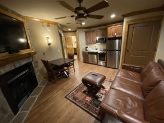 book-luxury-vacation-cabin-in-gatlinburg-small-4