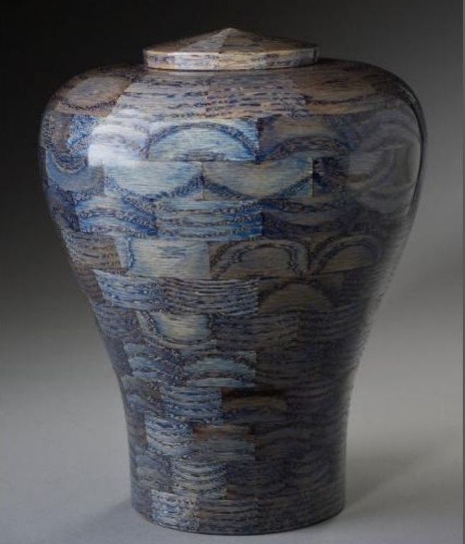 custom-urns-for-ashes-with-personal-and-elegant-touches-big-0