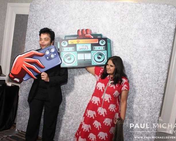 capturing-fun-wedding-memories-for-guests