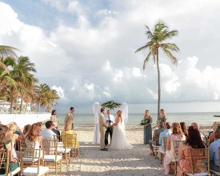 romantic-key-west-beach-wedding-packages-family-affair