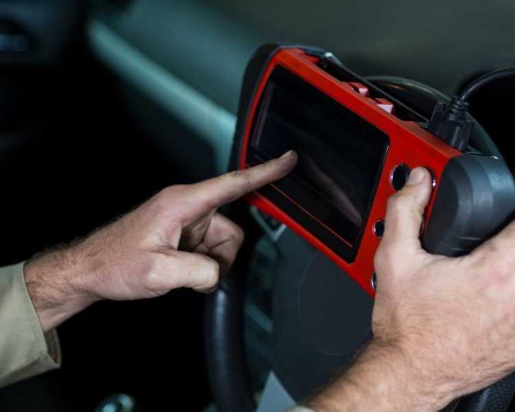 sparq-bluetooth-obd2-scanner-for-fast-car-diagnostics