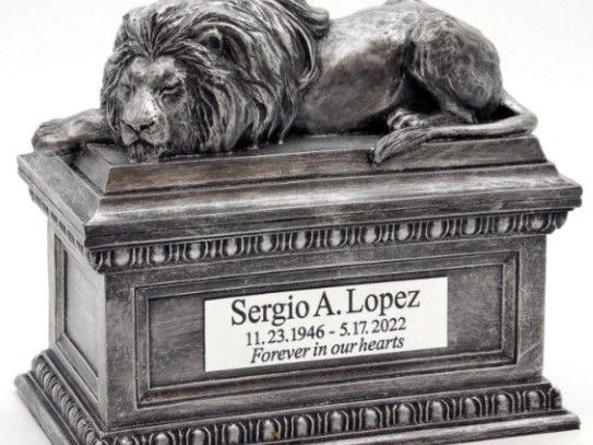 lion-keepsake-urn