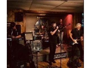 experience-best-dining-experiences-with-live-music-small-0