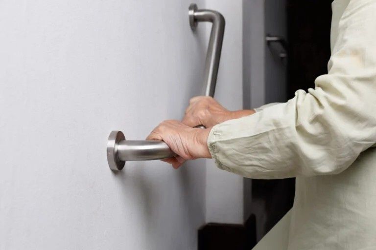safe-secure-grab-bar-installation-in-dallas-big-0