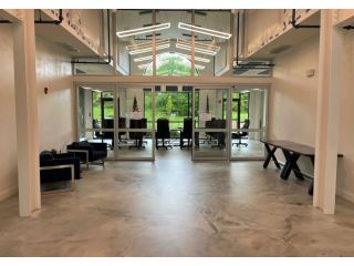 concrete-coating-company-that-makes-old-concrete-look-new-again-small-1