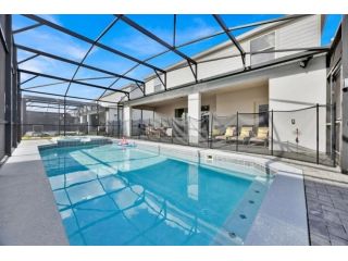 8-bedroom-vacation-rental-small-4