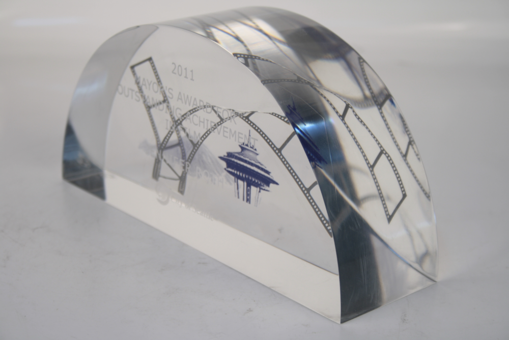 premium-lucite-plaques-for-awards-recognition-big-1
