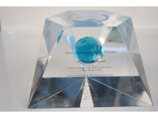 premium-lucite-plaques-for-awards-recognition-small-0