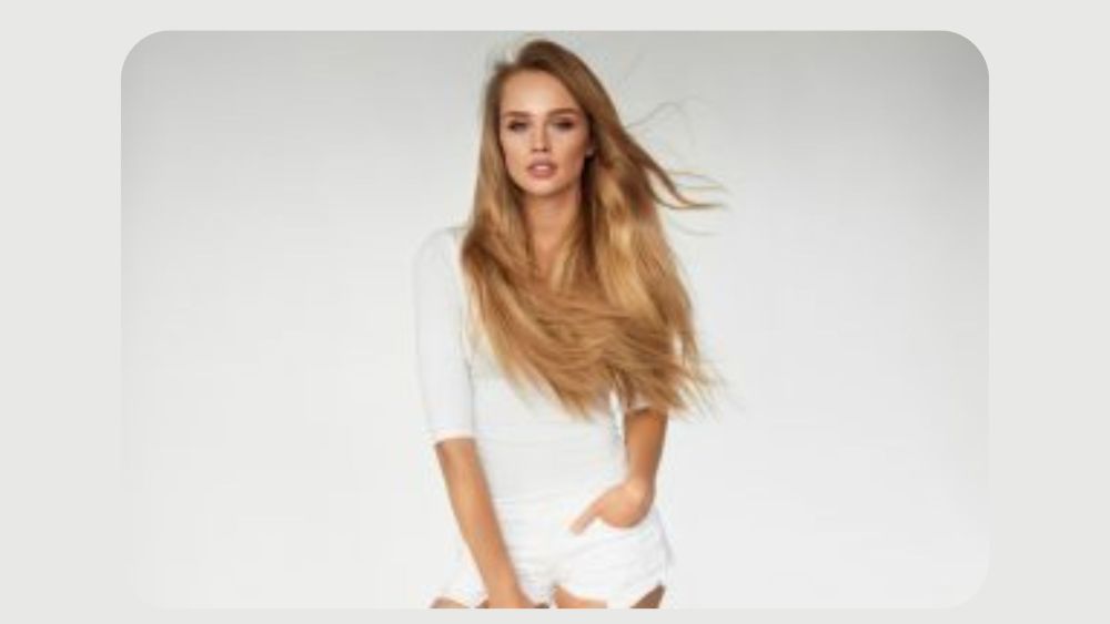 blowout-hairstyle-for-women-offering-smooth-voluminous-big-0