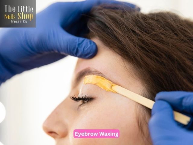 achieve-natural-beauty-look-with-eyebrow-waxing