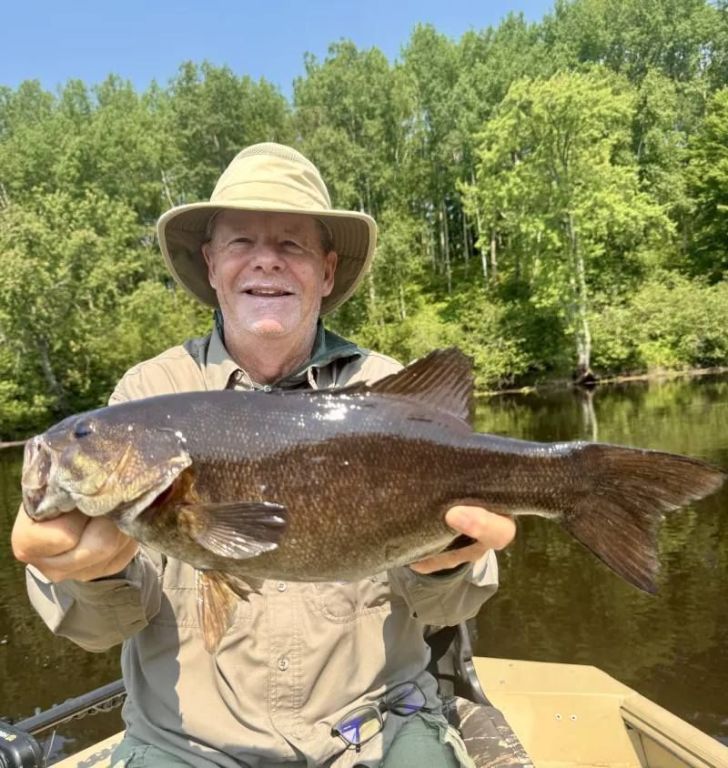 guided-wisconsin-river-fishing-for-smallmouth-bass-big-0