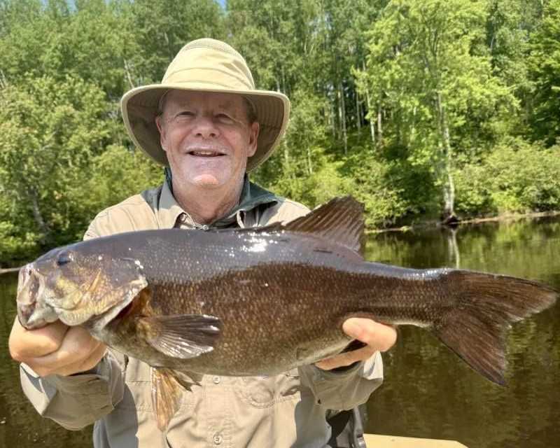 guided-wisconsin-river-fishing-for-smallmouth-bass