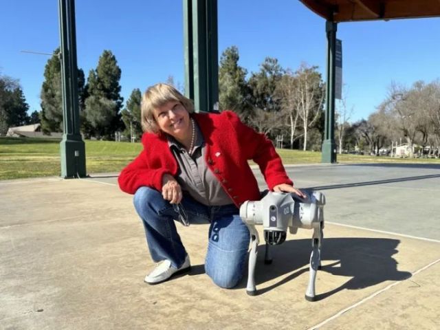 smart-protection-at-home-with-robot-dog-for-home-security