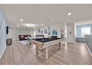 luxury-vacation-homes-near-disney-world-small-2