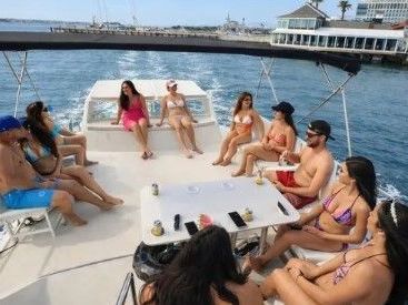 san-diego-bachelorette-boat