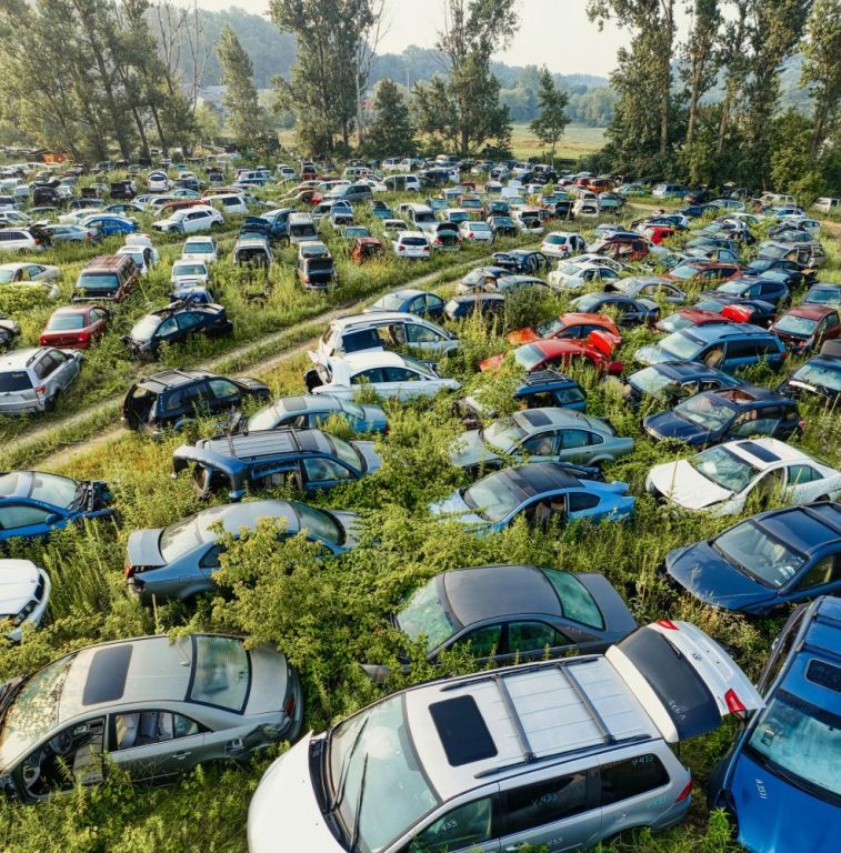we-buy-junk-cars-quick-quotes-and-fast-pickup-big-0