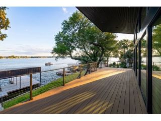 expert-custom-home-builder-serving-lake-lbj-small-0