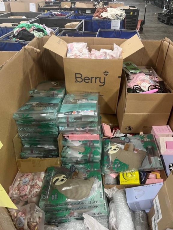 assorted-cosmetics-92-off-original-retail-big-2