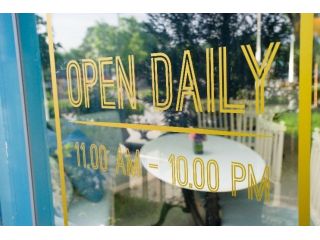 custom-vinyl-lettering-in-dallas-by-speedpro-dallas-small-0