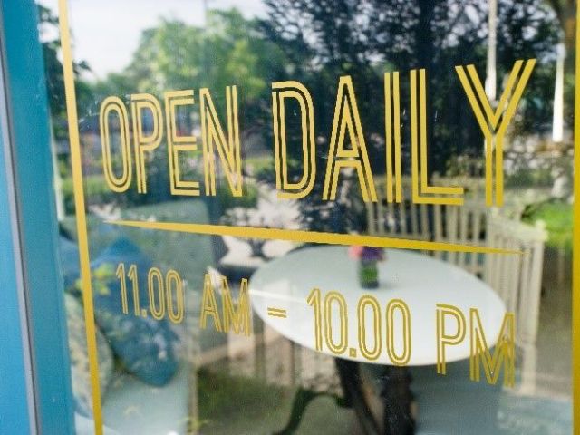 custom-vinyl-lettering-in-dallas-by-speedpro-dallas