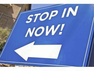 custom-yard-signs-in-dallas-for-business-small-0