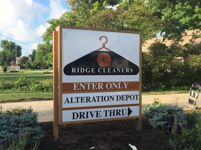 custom-directional-signs-in-dallas-speedpro-dallas
