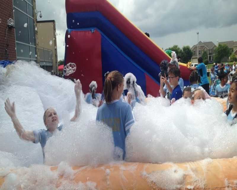 foam-machine-rentals-for-outdoor-parties