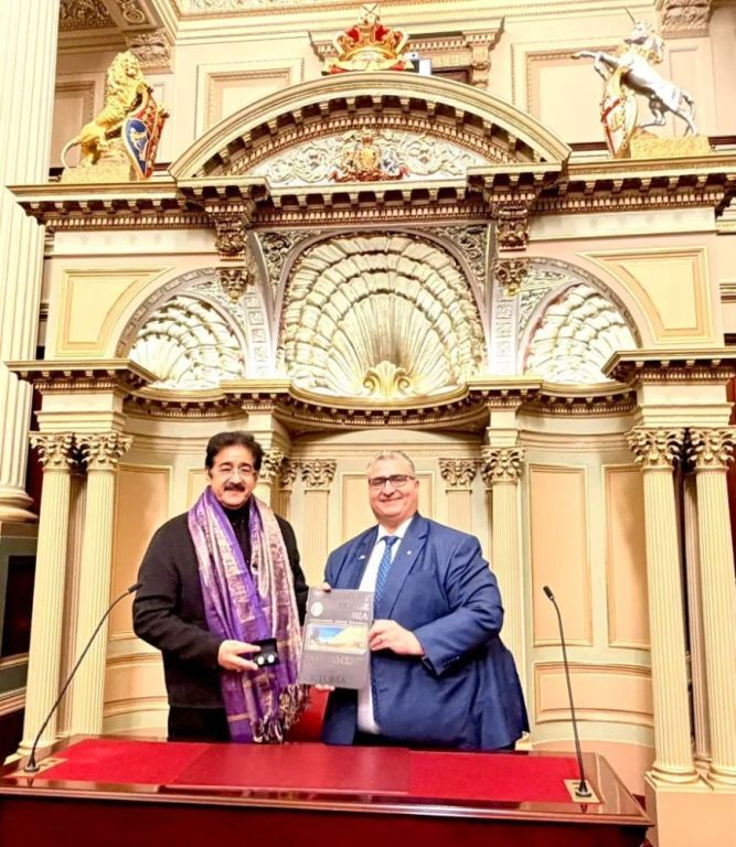 sandeep-marwah-was-honoured-at-parliament-of-victoria-big-0
