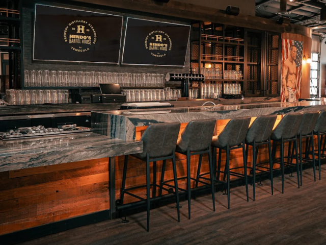 hendos-barrel-house-temecula-american-restaurant