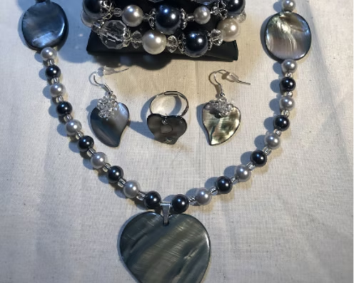 handcrafted-necklaces-by-love-beaded-jewelry-unique-handmade