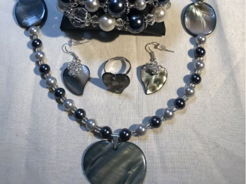 handcrafted-necklaces-by-love-beaded-jewelry-unique-handmade