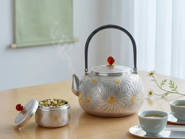 trendy-999-fine-silver-handcrafted-silver-teapot