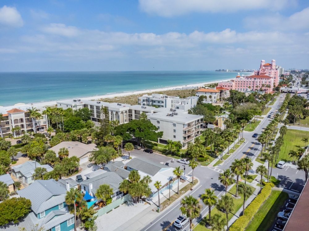 luxury-realtor-in-st-petersburg-fl-for-premium-properties-big-0