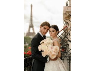 find-france-elopement-photography-for-modern-couples-small-0