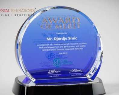 best-custom-crystal-trophy-for-award-ceremonies