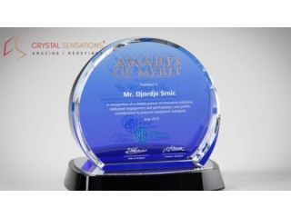 best-custom-crystal-trophy-for-award-ceremonies-small-0
