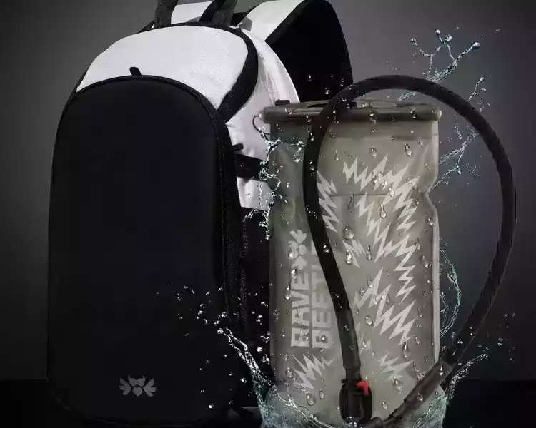 pack-hydration-for-festivals-travel