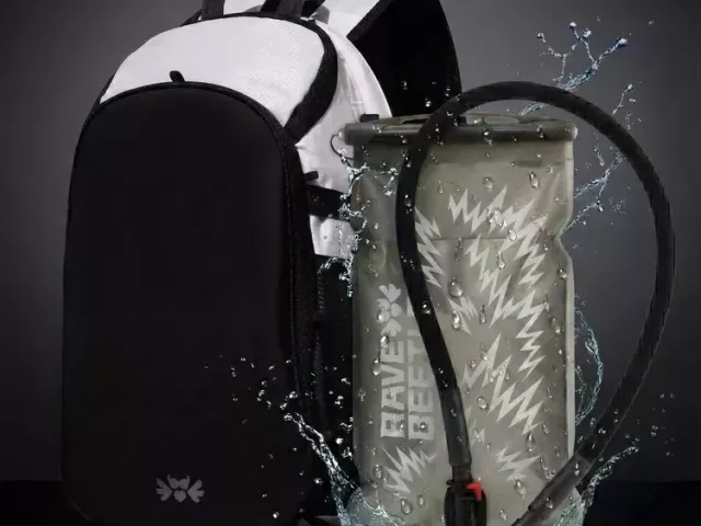 pack-hydration-for-festivals-travel