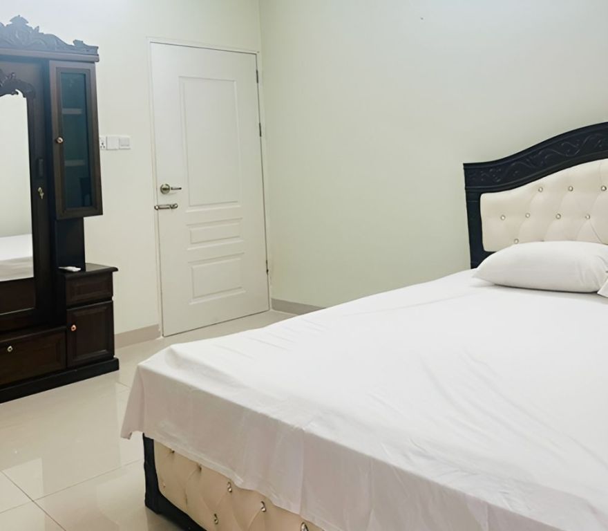 comfortable-stylish-living-in-bashundhara-ra-big-2