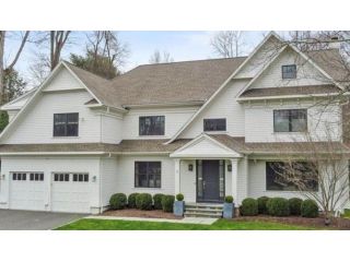 explore-spacious-trumbull-properties-small-0