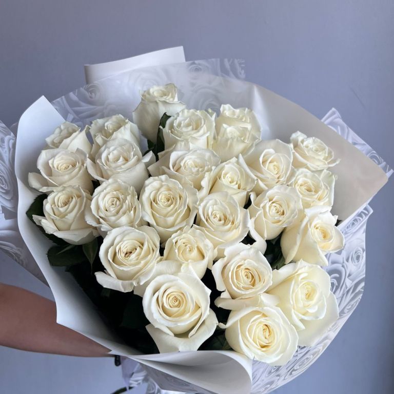 fresh-white-rose-arrangements-in-usa-big-0