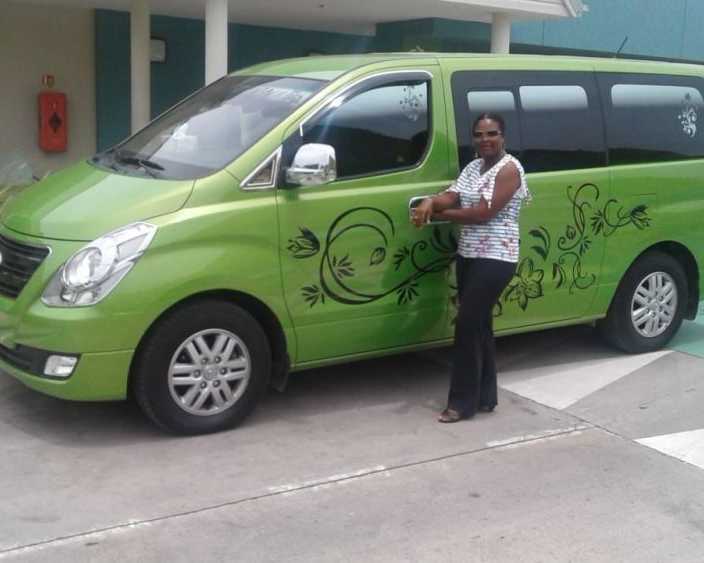 st-marteen-guided-tour-service-explore-the-island-like-a-local
