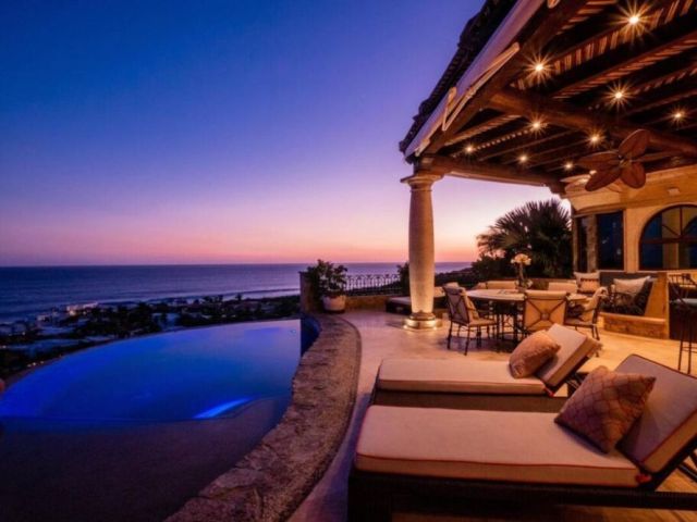 title-luxury-escapes-on-the-sea